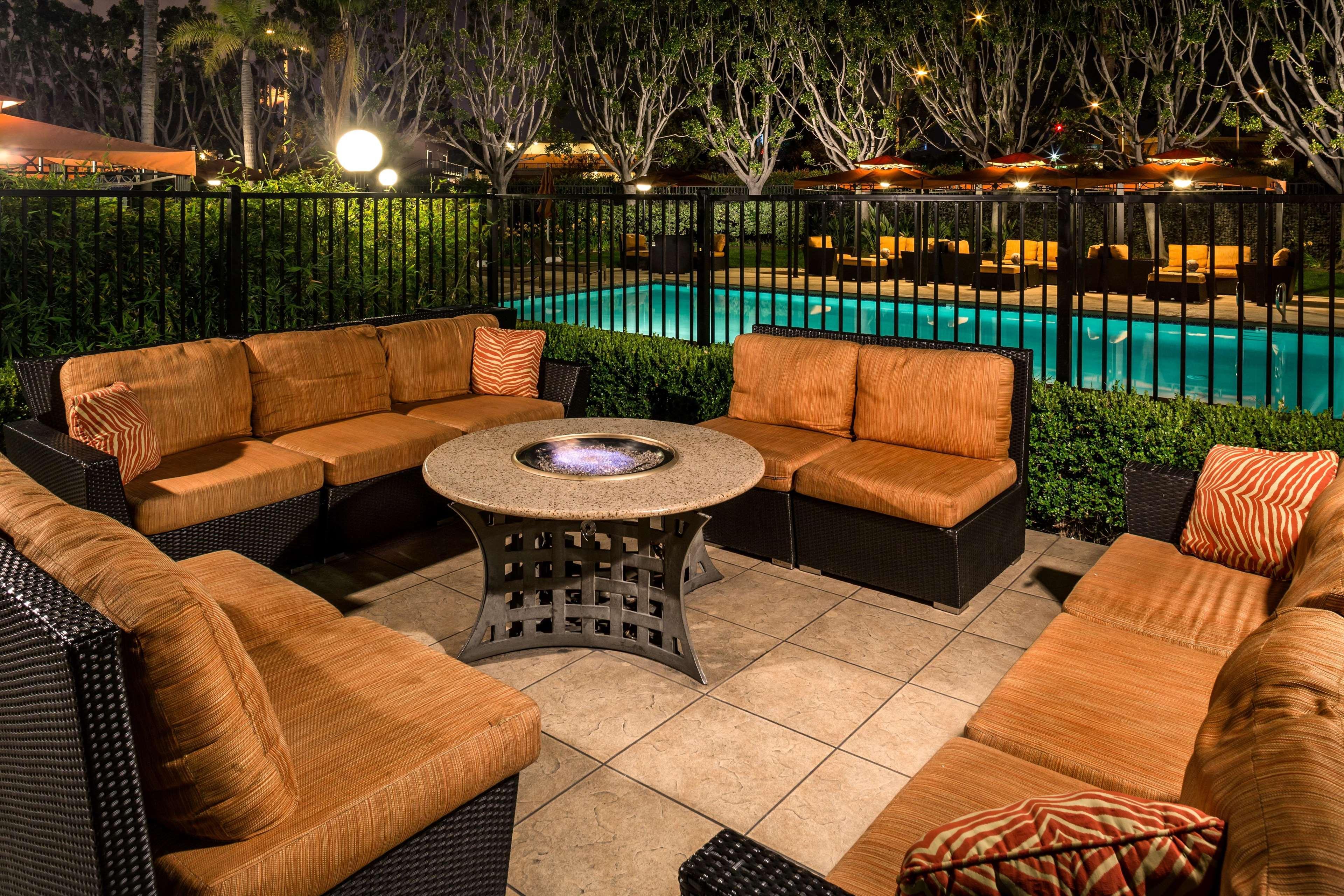 Doubletree By Hilton Carson Hotel Exterior foto