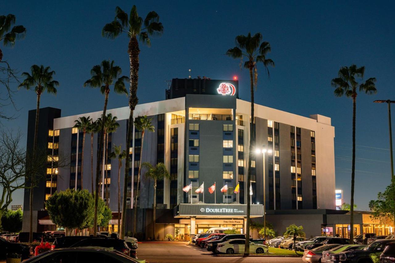 Doubletree By Hilton Carson Hotel Exterior foto